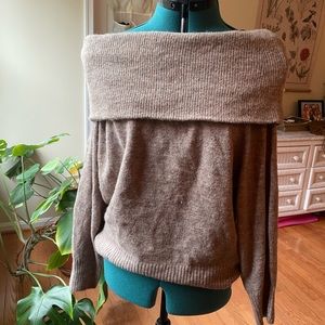 Womens off-the-shoulder Sweater